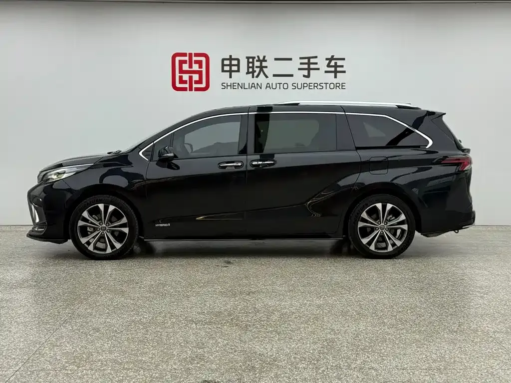 Toyota Granvia — фото 10