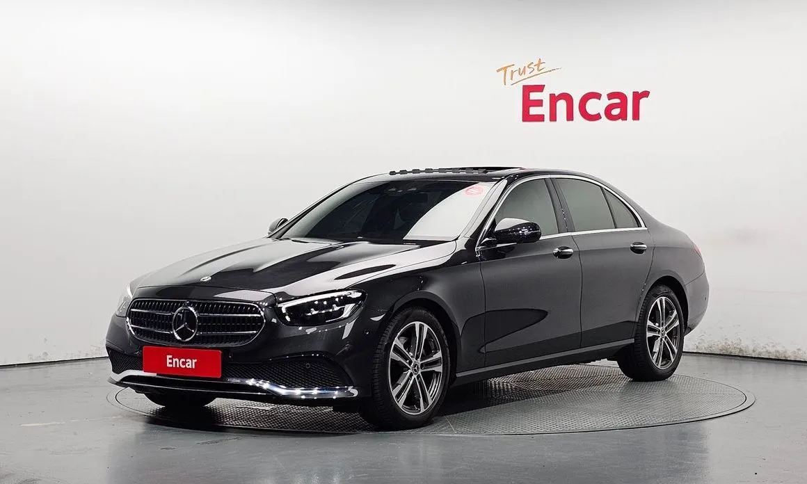 Mercedes-Benz E-Class — фото 1