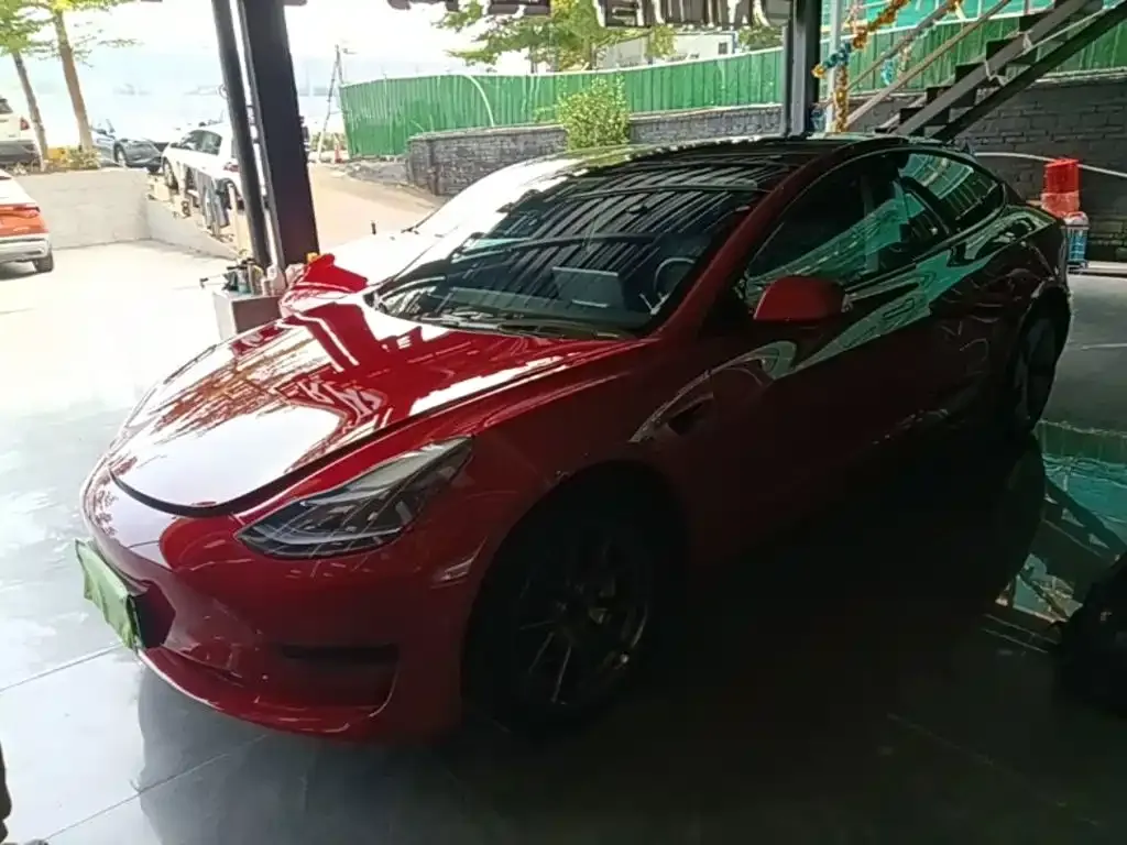 Tesla Model 3 — фото 10
