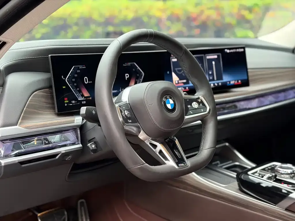 BMW 7 Series — фото 3