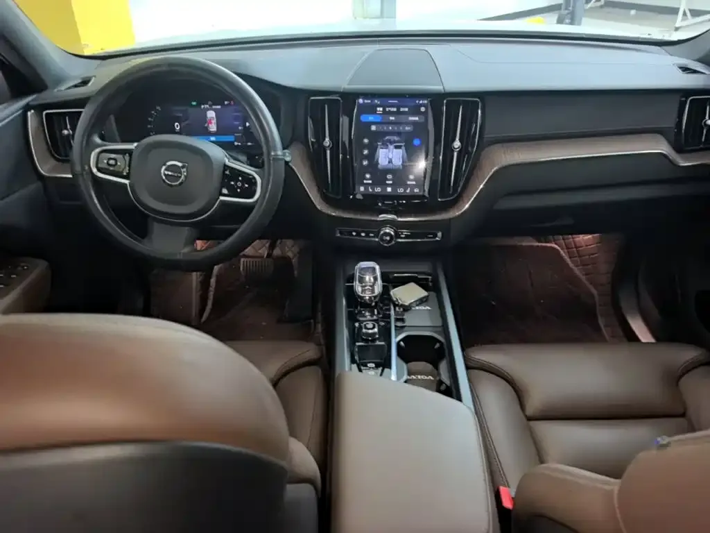 Volvo XC60 — фото 2