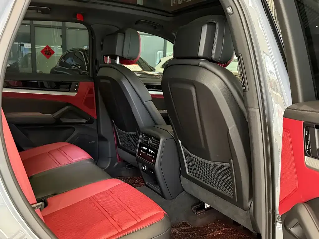 Porsche Cayenne — фото 6