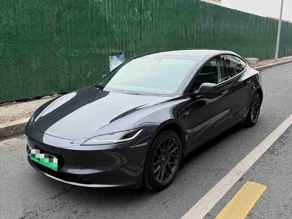Tesla Model 3 — фото 3
