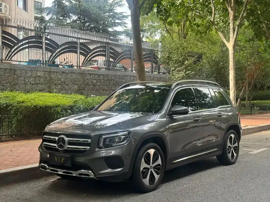Mercedes-Benz GLB — фото 1