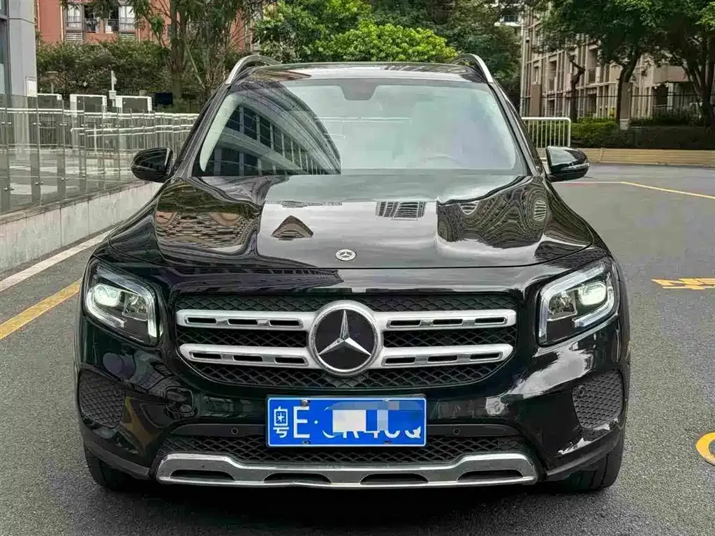 Mercedes-Benz GLB — фото 1