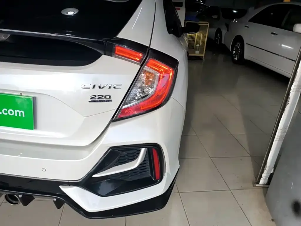 Honda Civic — фото 10