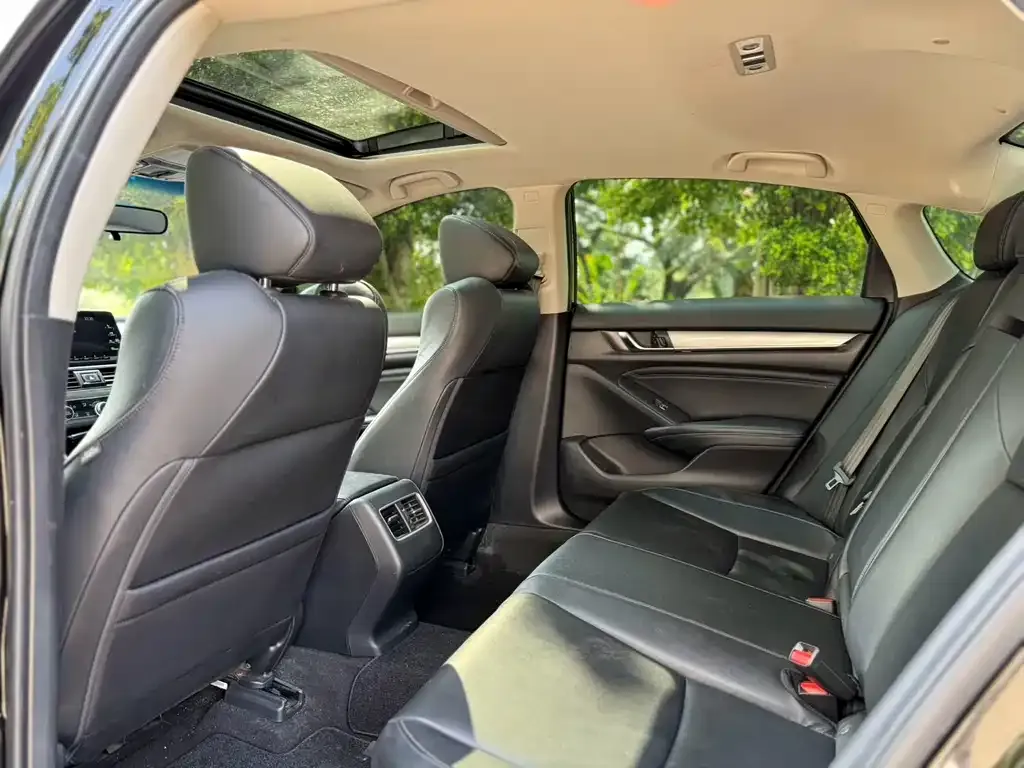 Honda Accord — фото 5