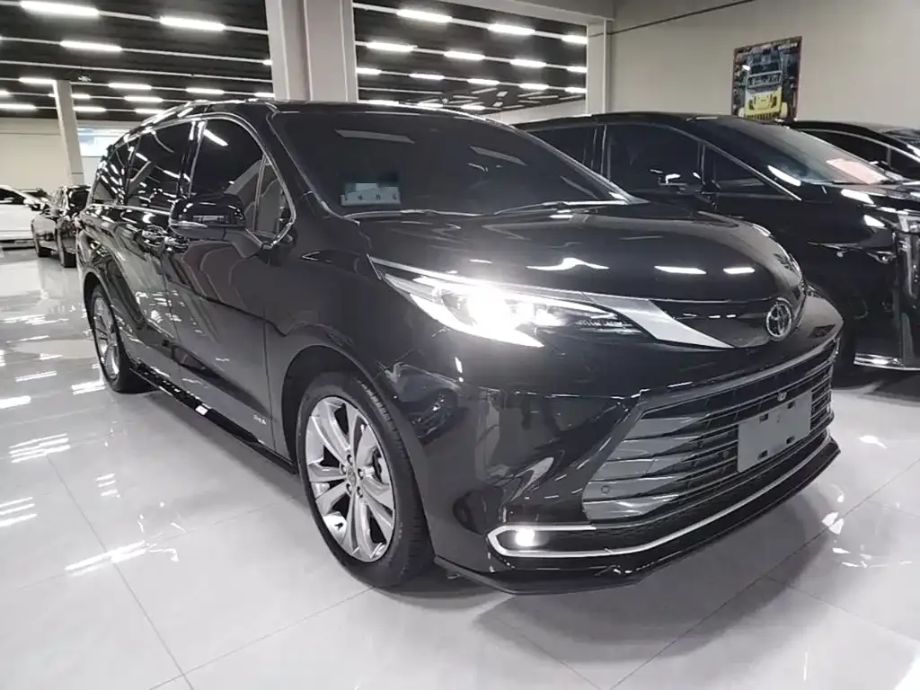 Toyota Sienna — фото 4
