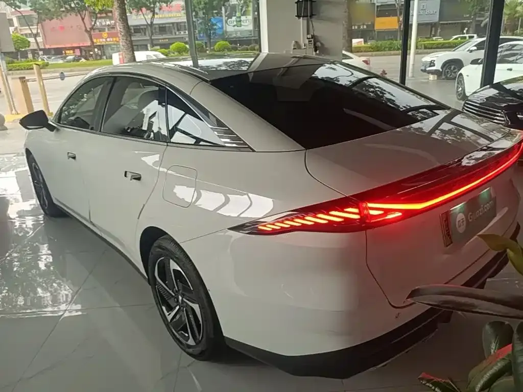 Geely Galaxy L6 — фото 10