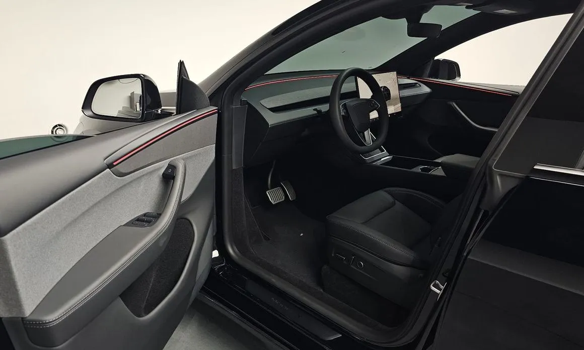 Tesla Model Y — фото 7