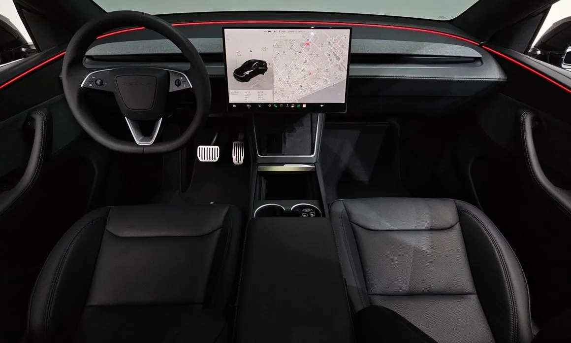 Tesla Model Y — фото 9