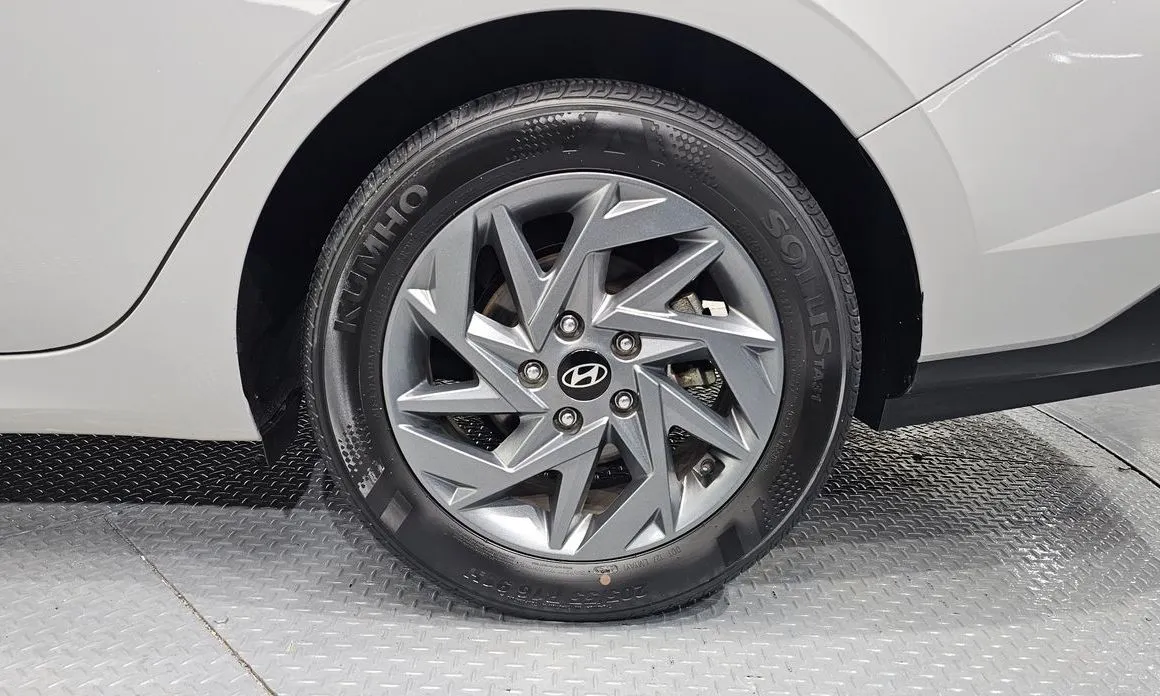 Hyundai AVANTE — фото 9