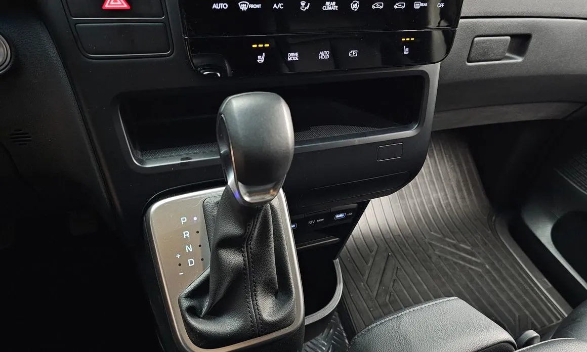 Hyundai Staria — фото 2