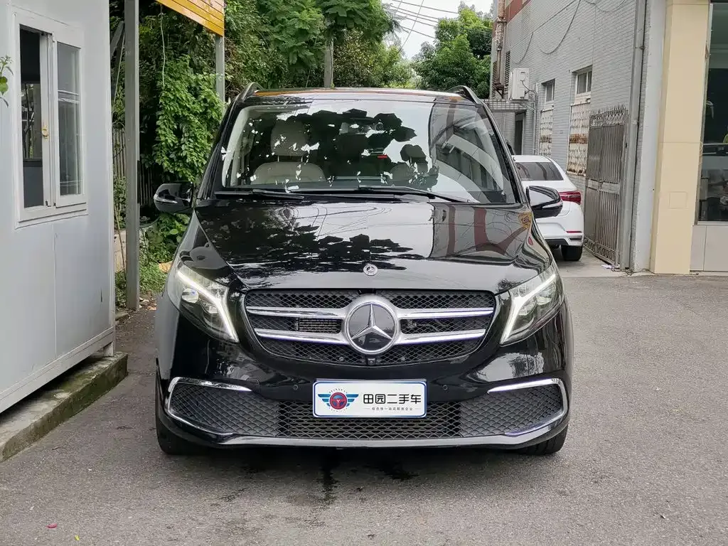 Mercedes-Benz V-Class — фото 10