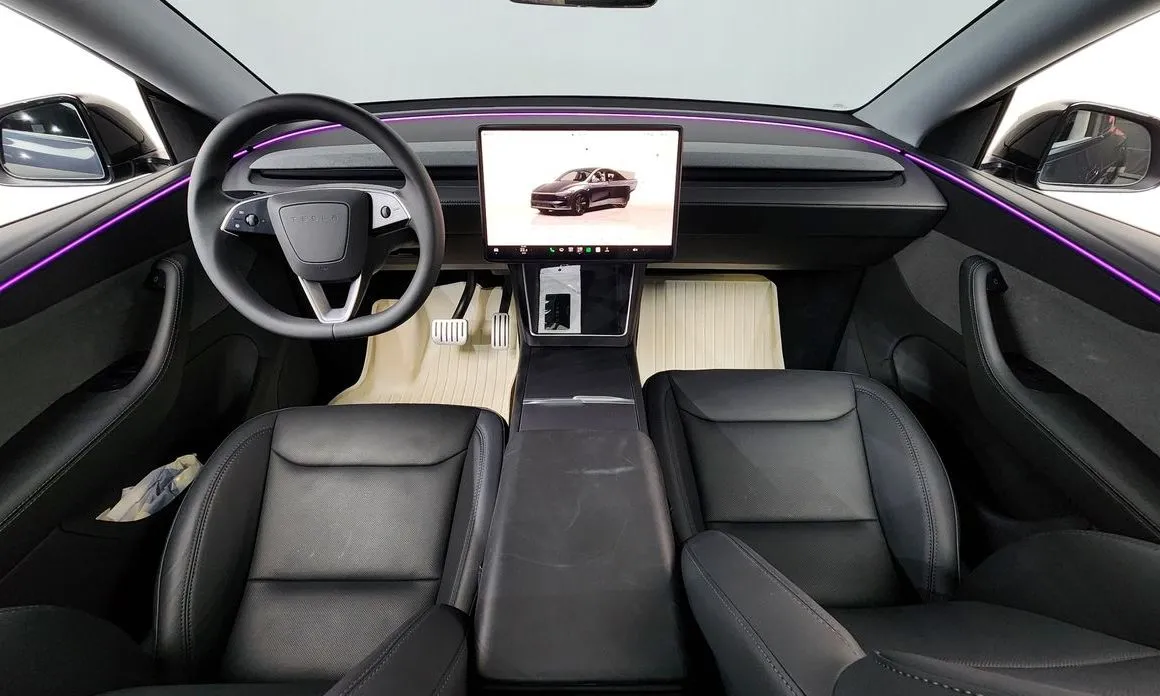 Tesla Model Y — фото 9