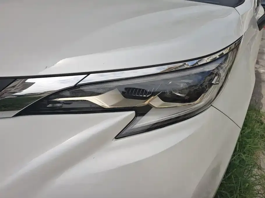 Toyota Granvia — фото 3