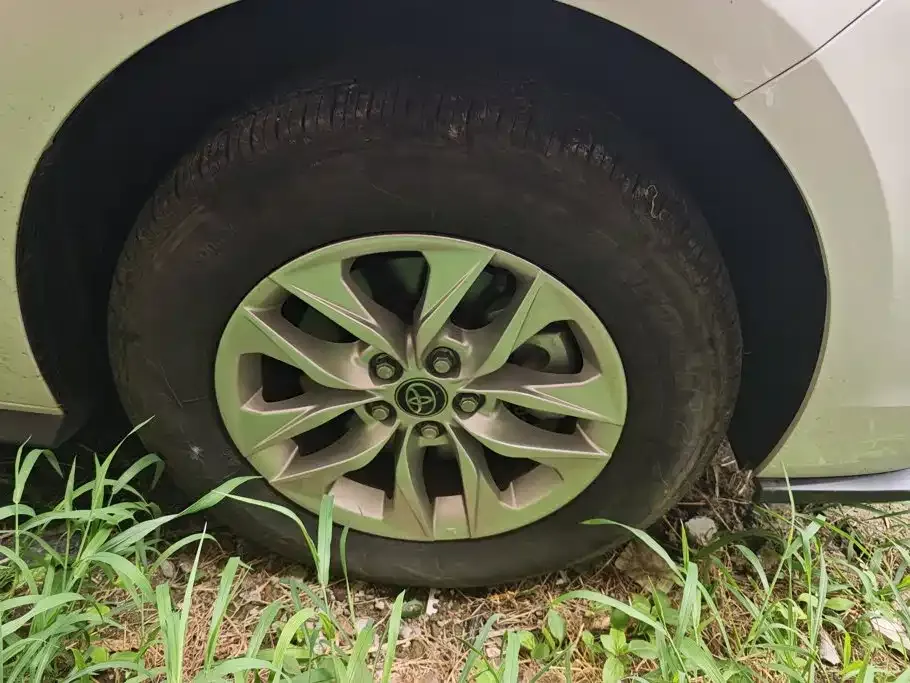 Toyota Granvia — фото 4