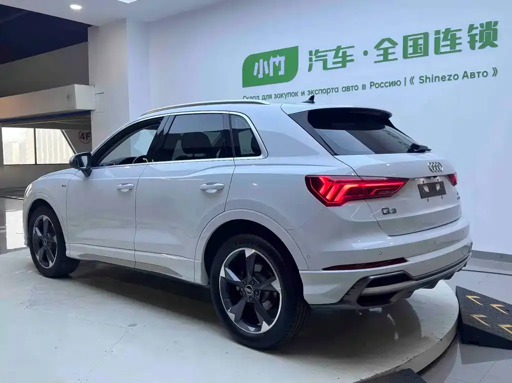 Audi Q3 — фото 10