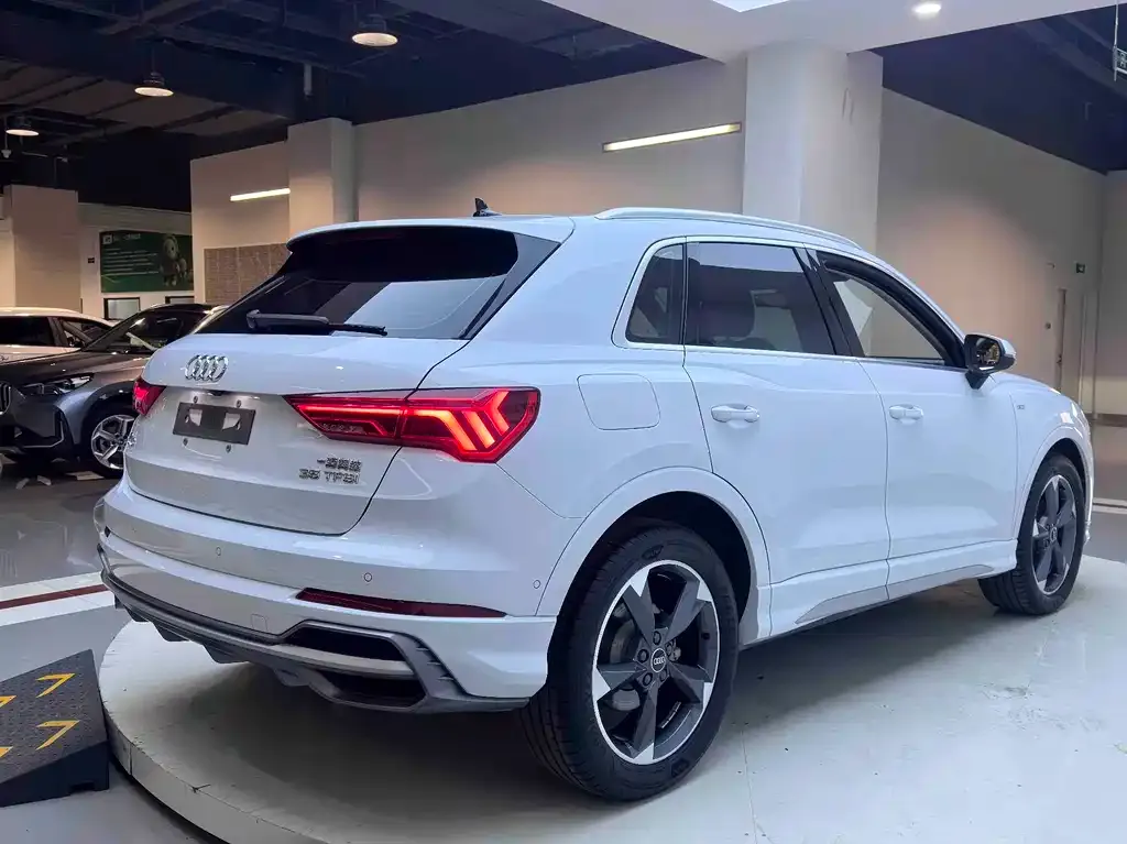 Audi Q3 — фото 6