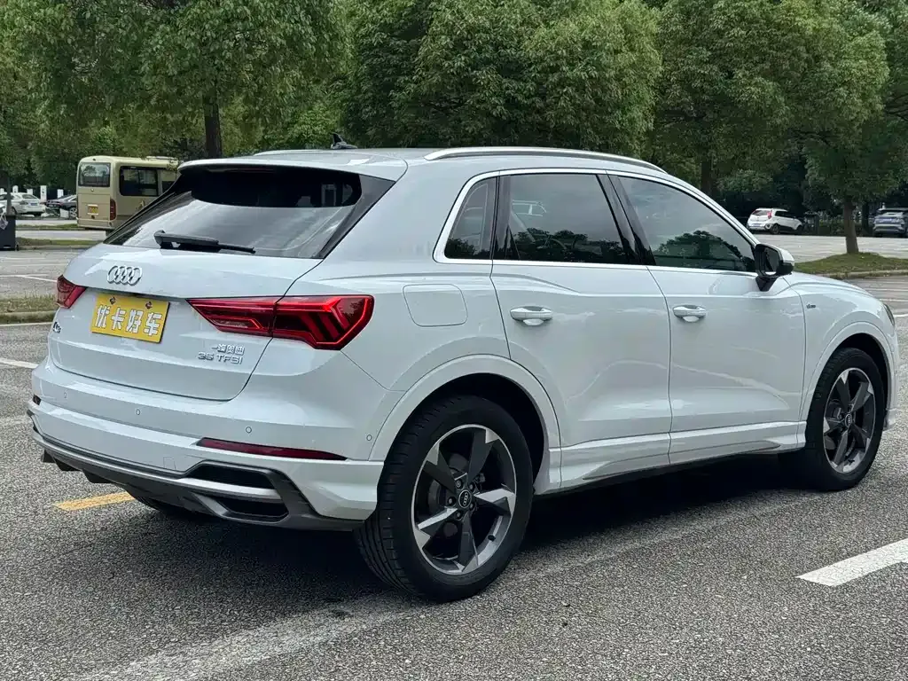 Audi Q3 — фото 10