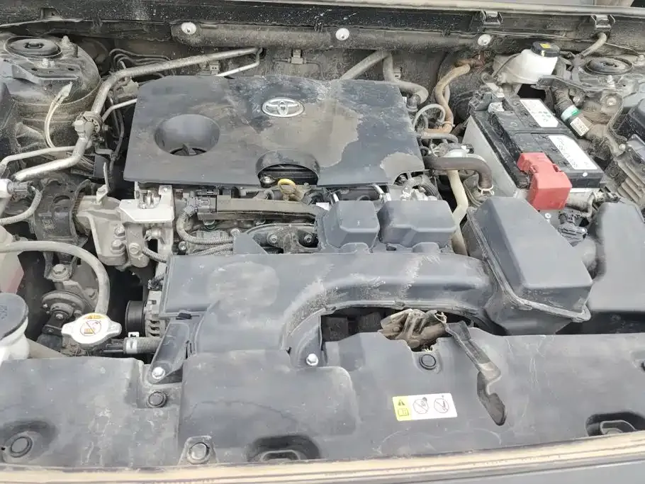 Toyota RAV4 — фото 6