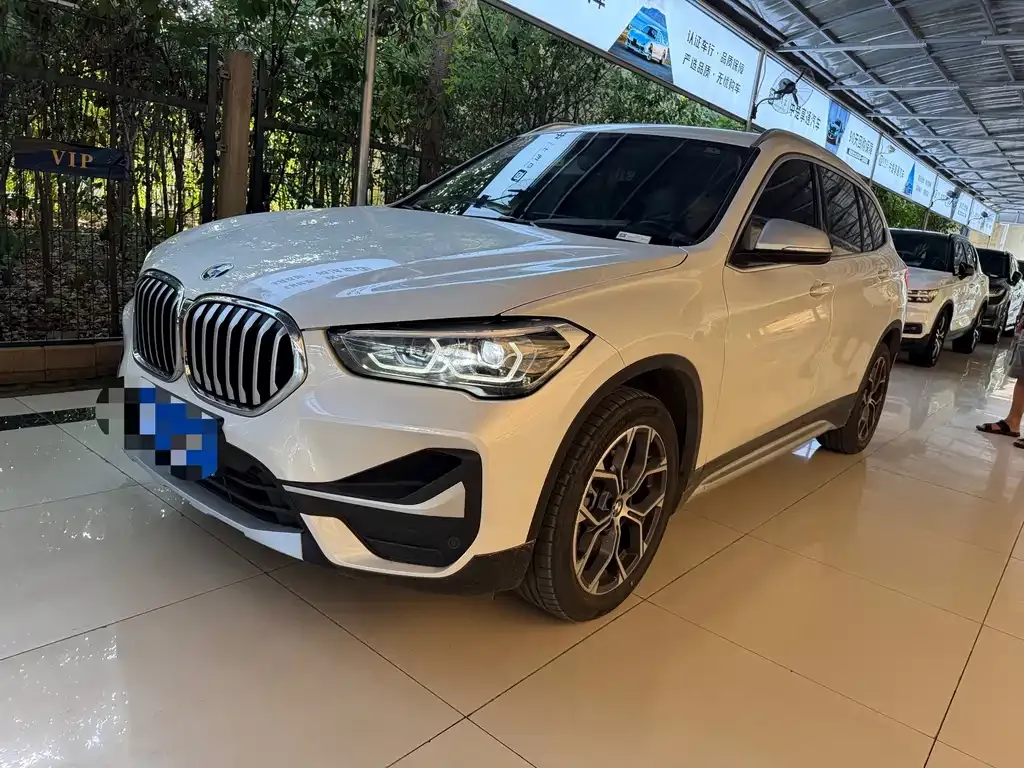 BMW X1 — фото 1