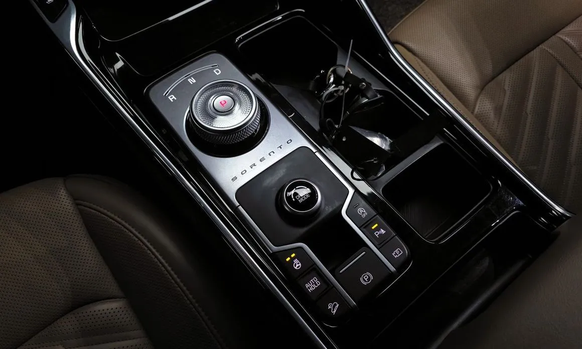 Kia Sorento — фото 8
