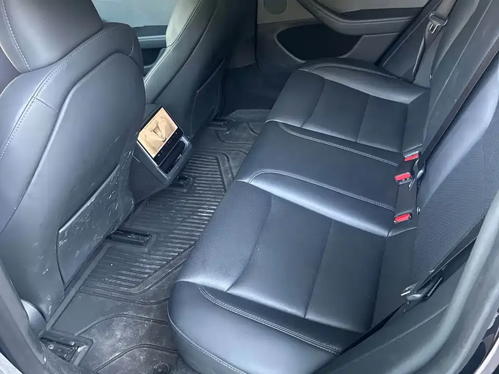 Tesla Model 3 — фото 3