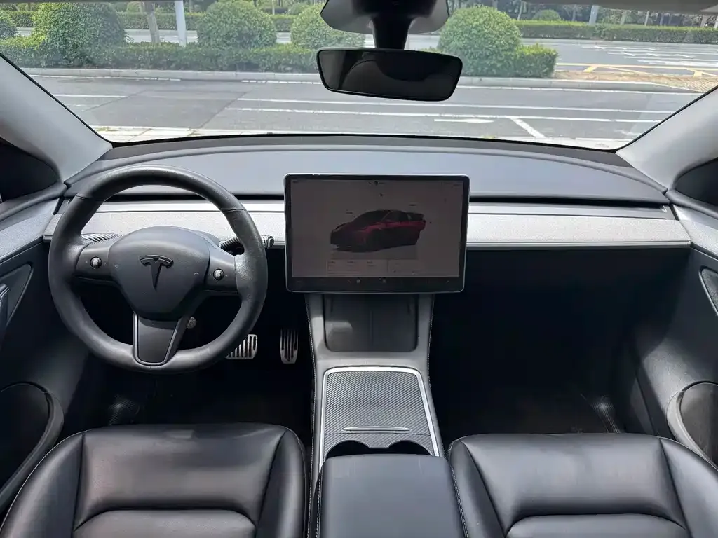 Tesla Model Y — фото 2