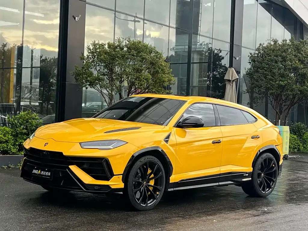 Lamborghini Urus — фото 1