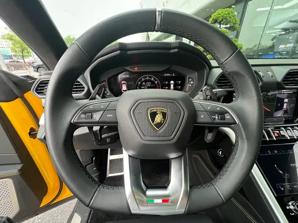 Lamborghini Urus — фото 4