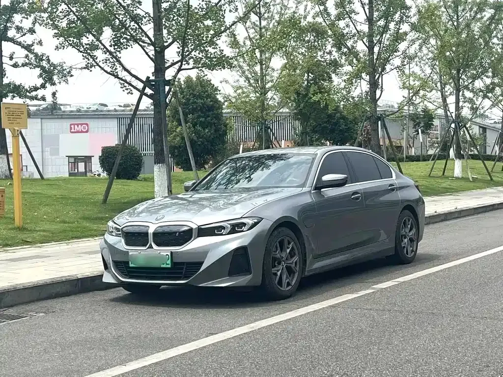 BMW i3 — фото 1