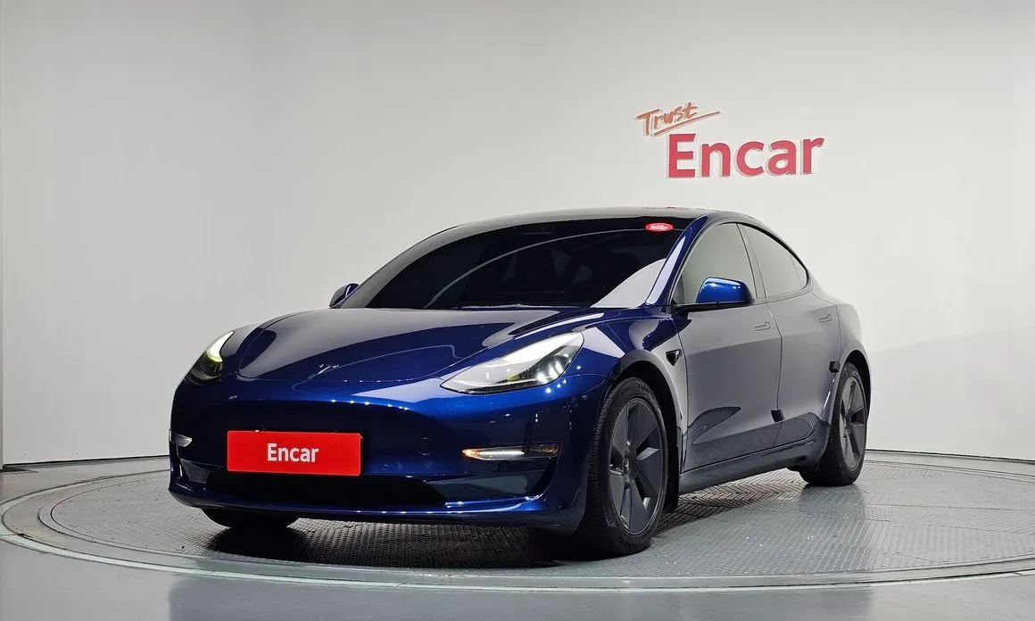 Tesla Model 3 — фото 1