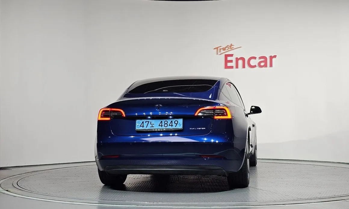 Tesla Model 3 — фото 4