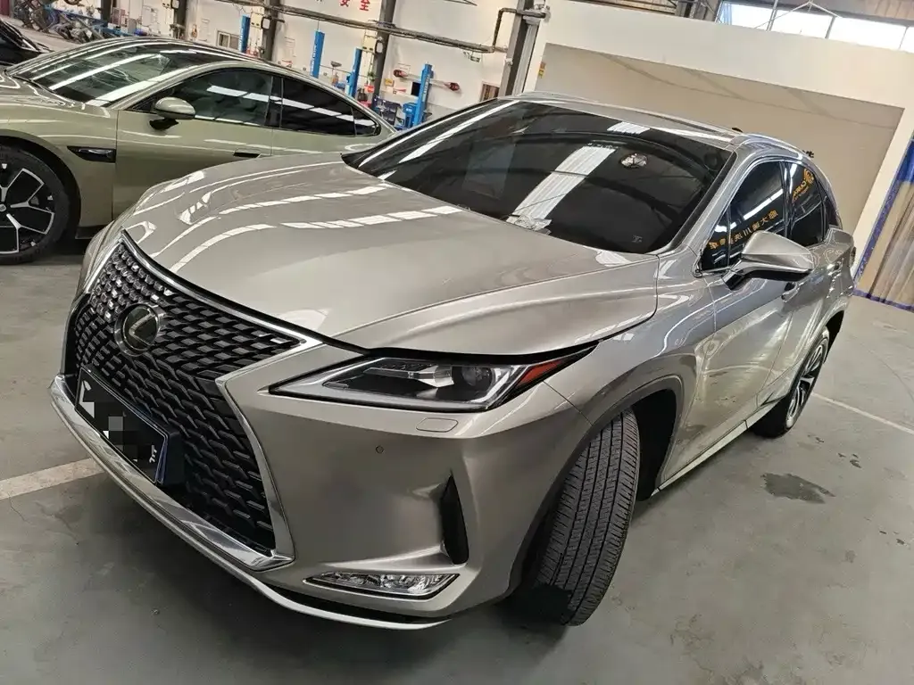 Lexus RX — фото 1