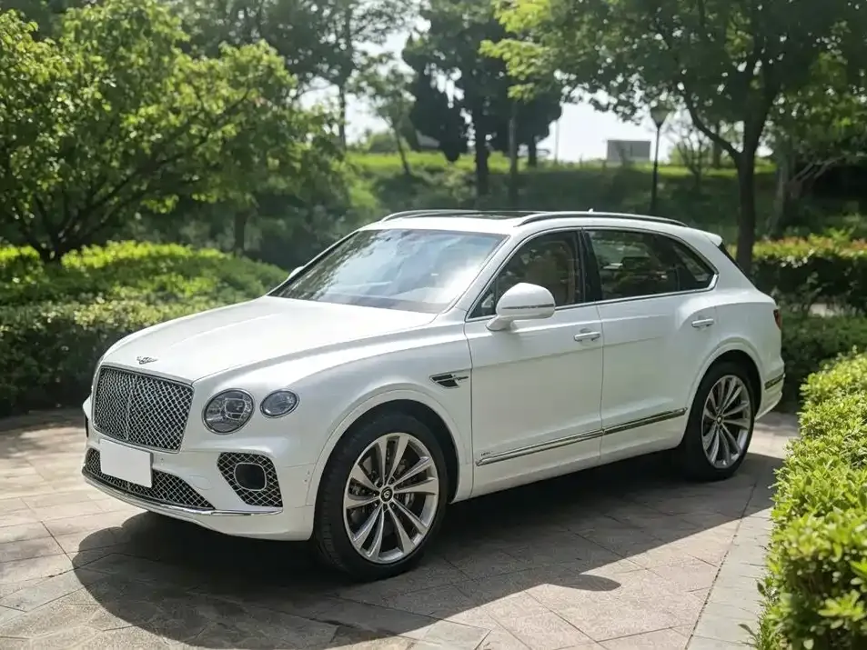 Bentley Bentayga — фото 1