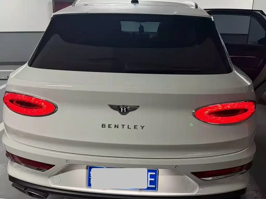Bentley Bentayga — фото 5