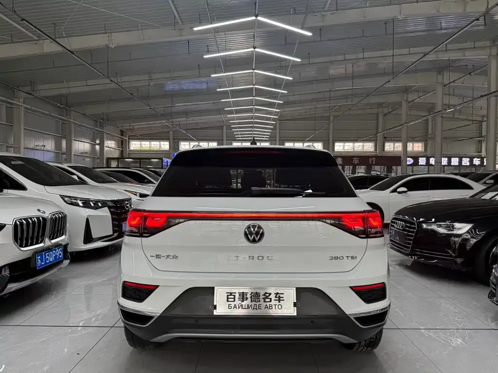 Volkswagen T-Roc — фото 5