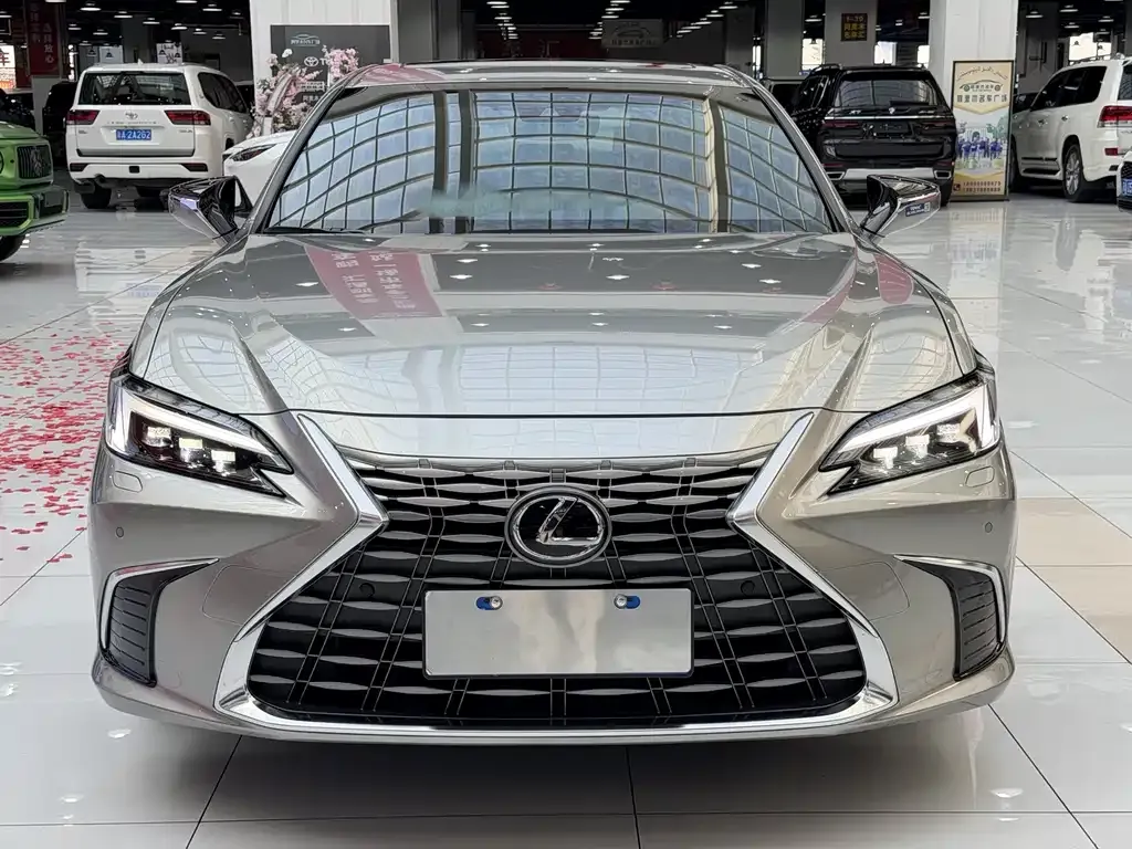 Lexus ES — фото 4