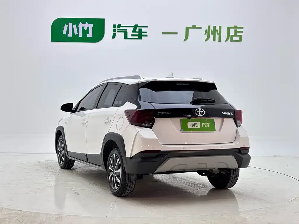 Toyota Yaris L — фото 3