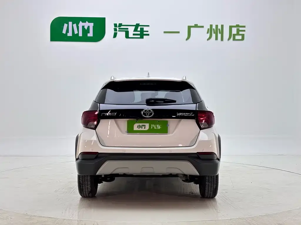 Toyota Yaris L — фото 10