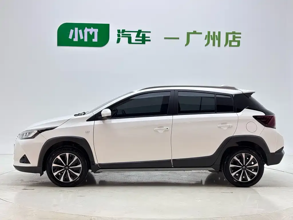 Toyota Yaris L — фото 7
