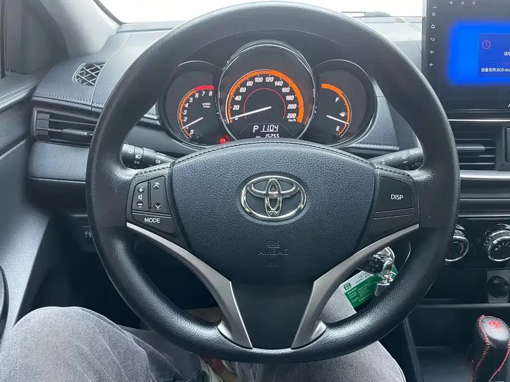 Toyota Yaris L — фото 9