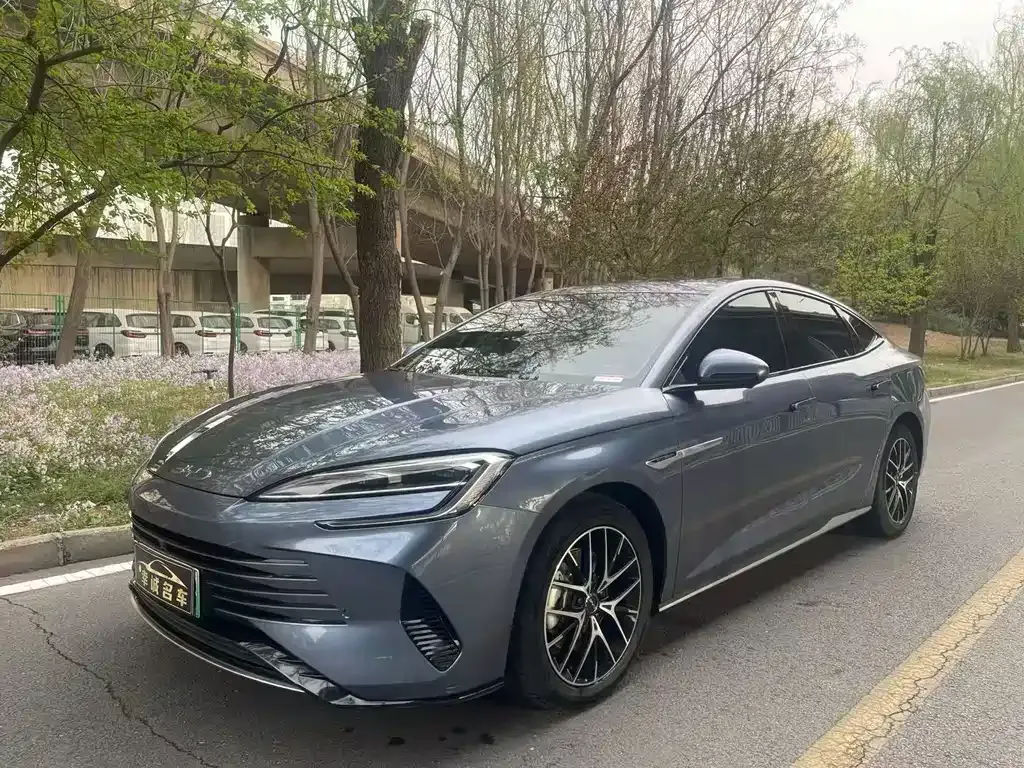 BYD Seal — фото 1