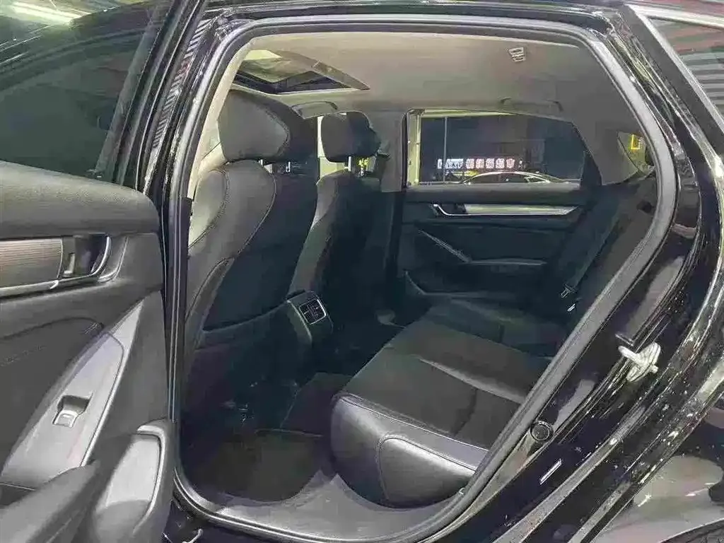 Honda Accord — фото 4