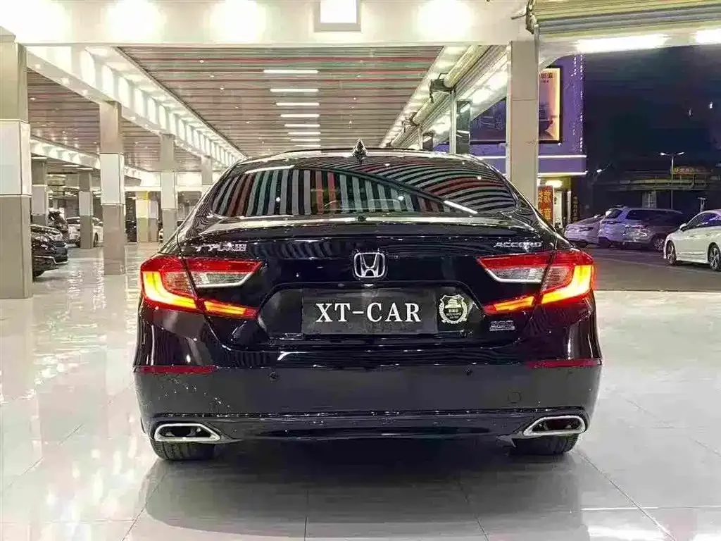Honda Accord — фото 9