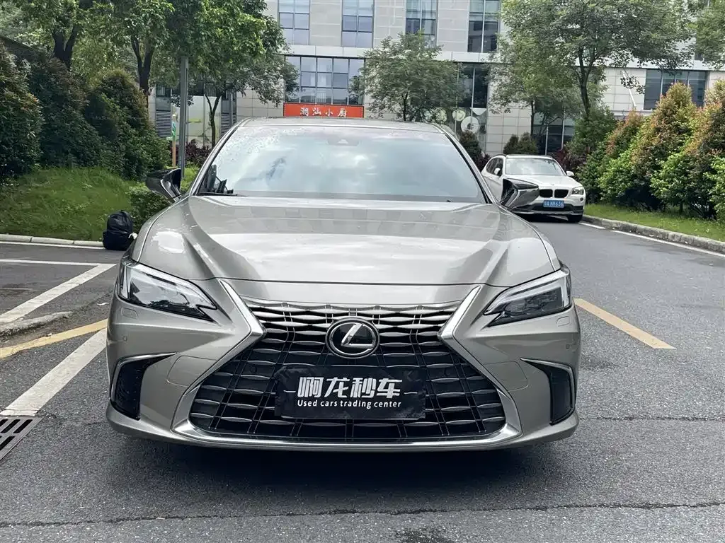 Lexus ES — фото 9