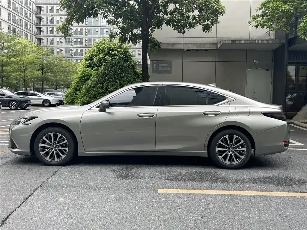 Lexus ES — фото 6