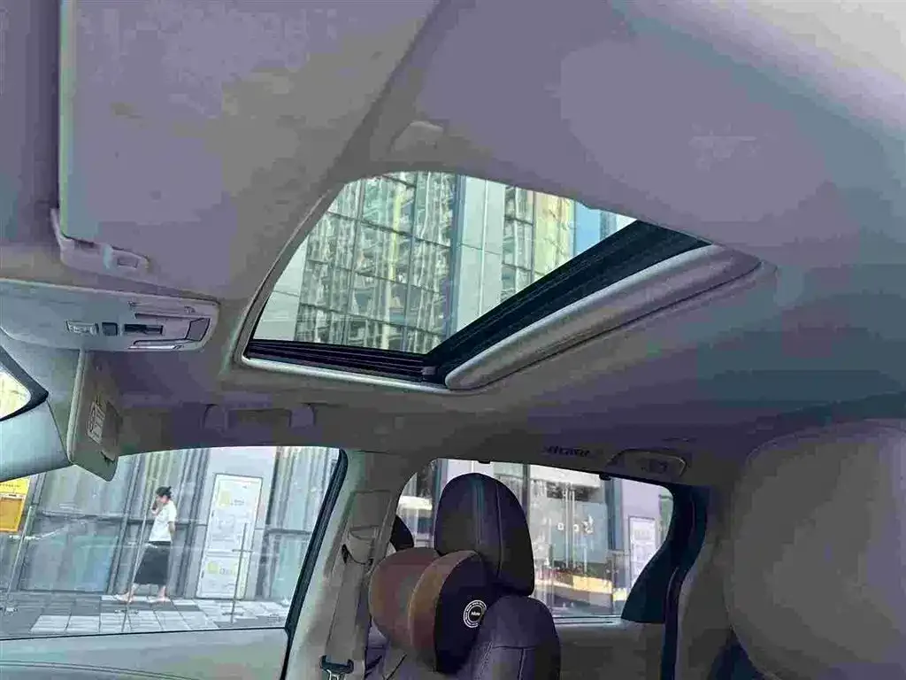 Toyota Sienna — фото 2