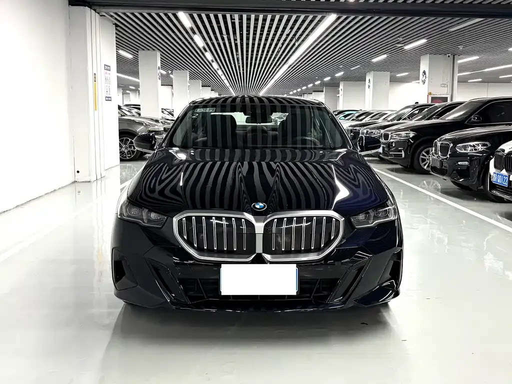 BMW 5 Series — фото 8